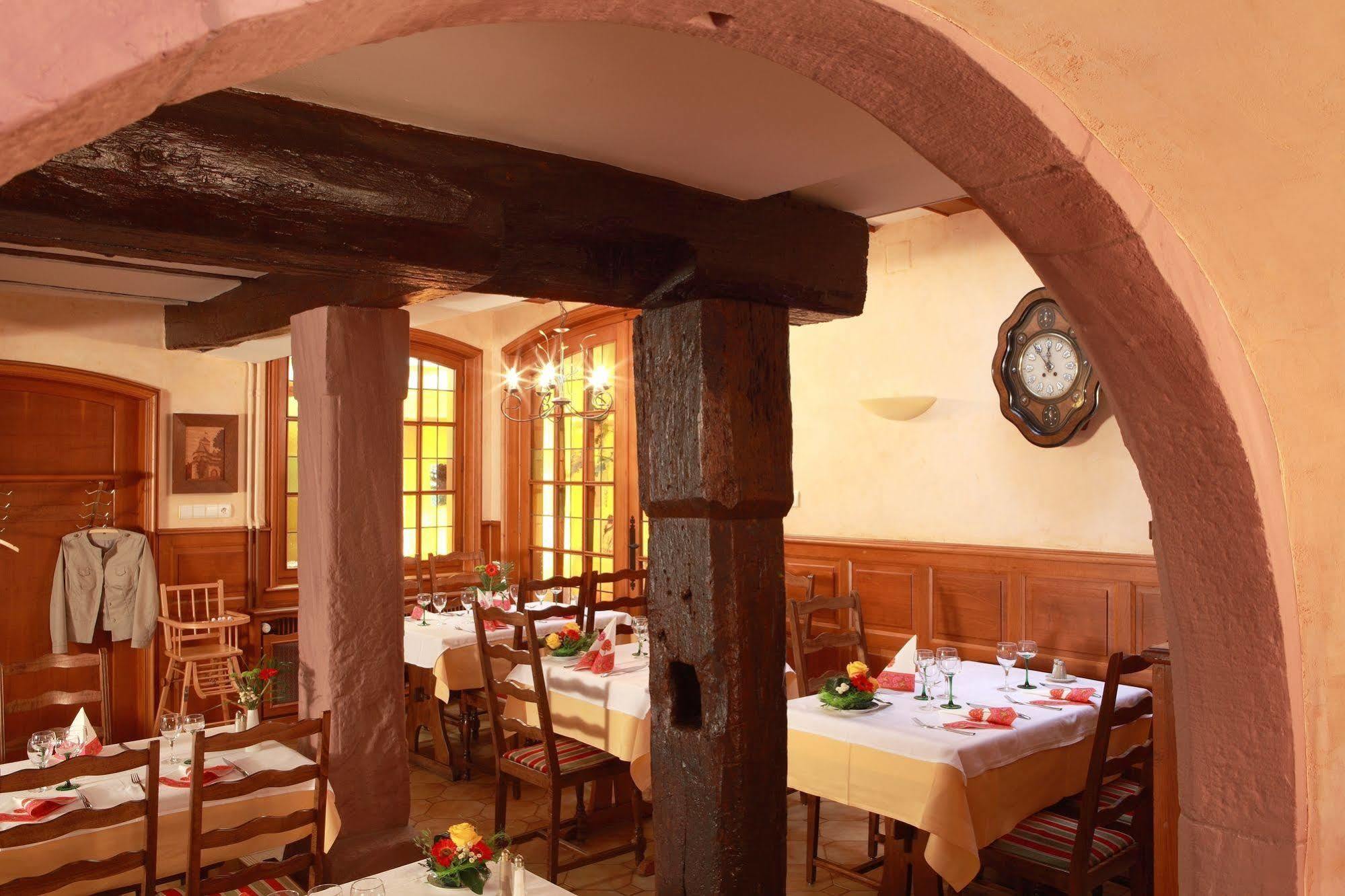 Hotel A La Vignette - Colmar-Nord Сен-Иполит Екстериор снимка