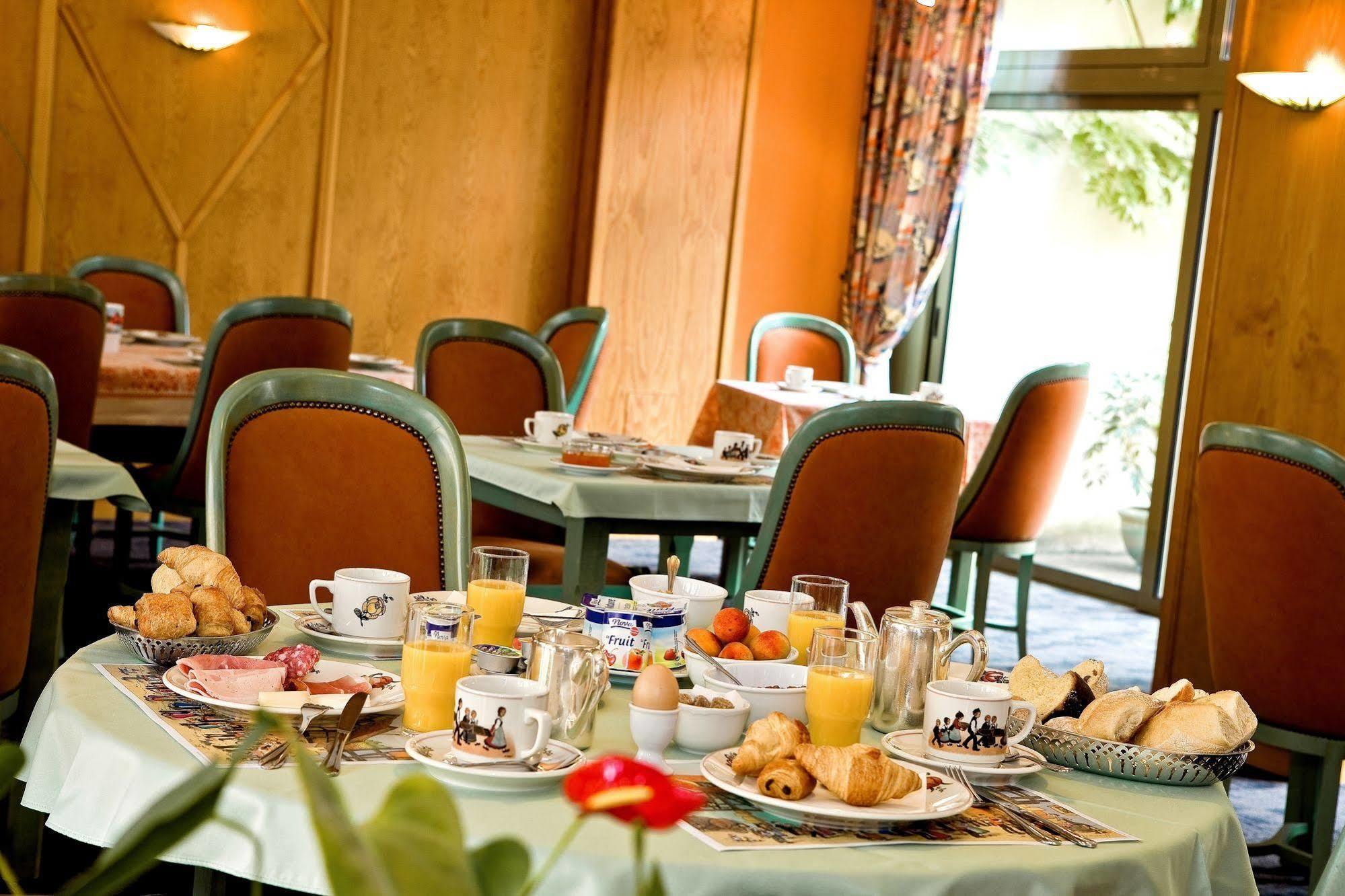 Hotel A La Vignette - Colmar-Nord Сен-Иполит Екстериор снимка