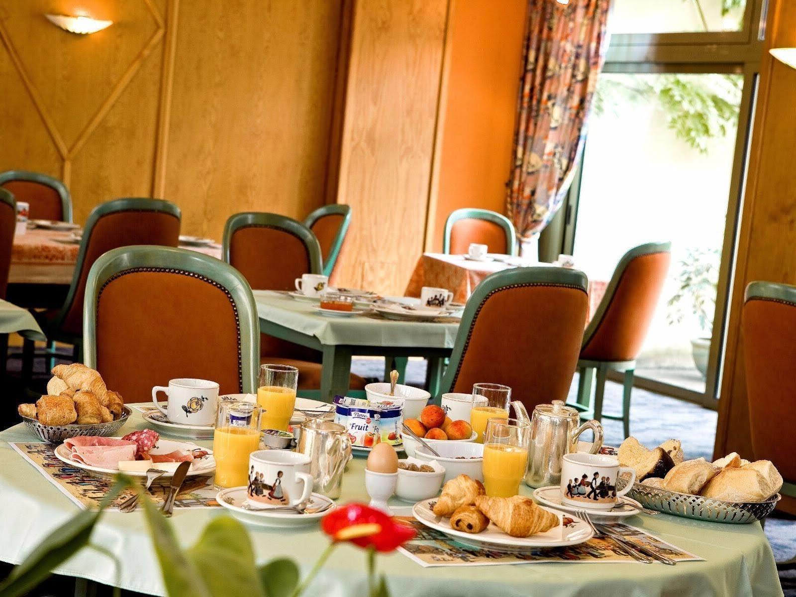 Hotel A La Vignette - Colmar-Nord Сен-Иполит Екстериор снимка