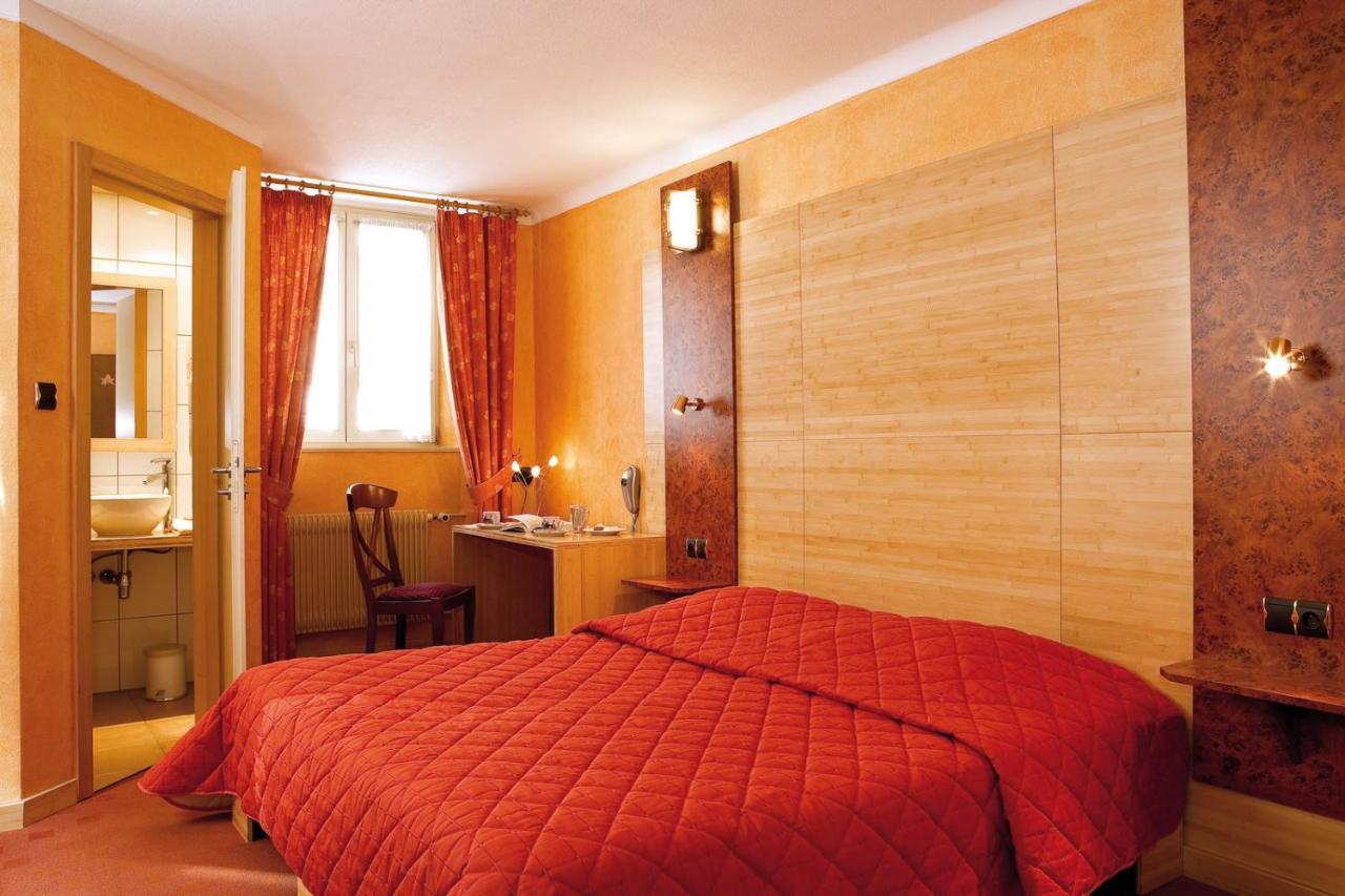 Hotel A La Vignette - Colmar-Nord Сен-Иполит Екстериор снимка